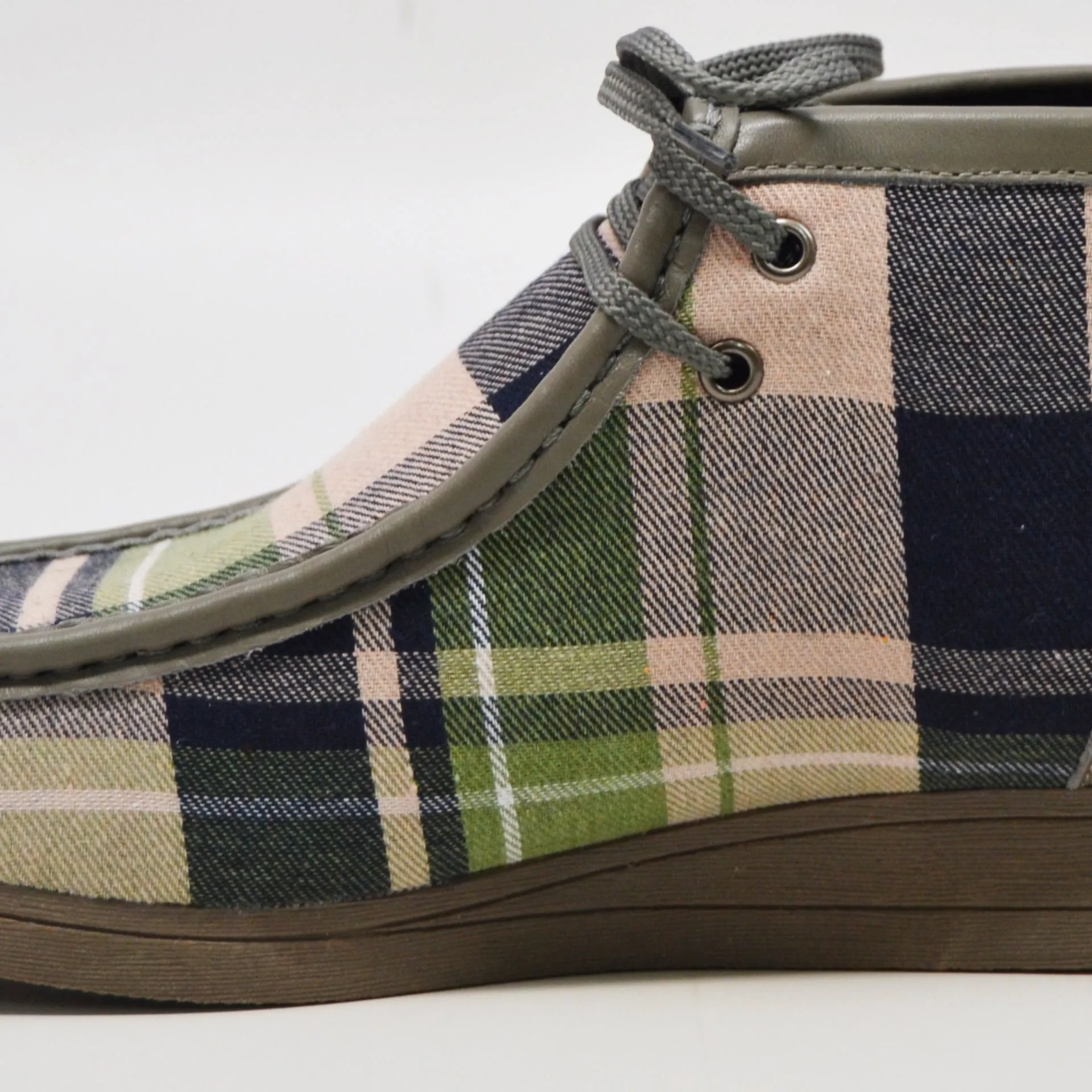 British Walkers New Castle 2 Wallabee Boots Men's Plaid Suede and Leather