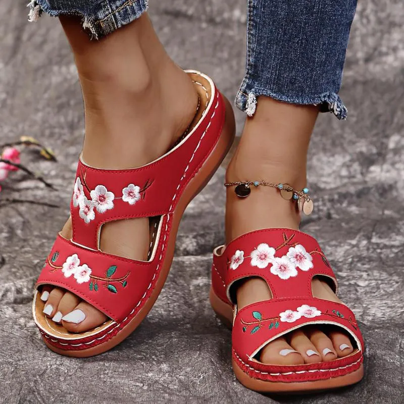Casual and breathable orthopedic Slides