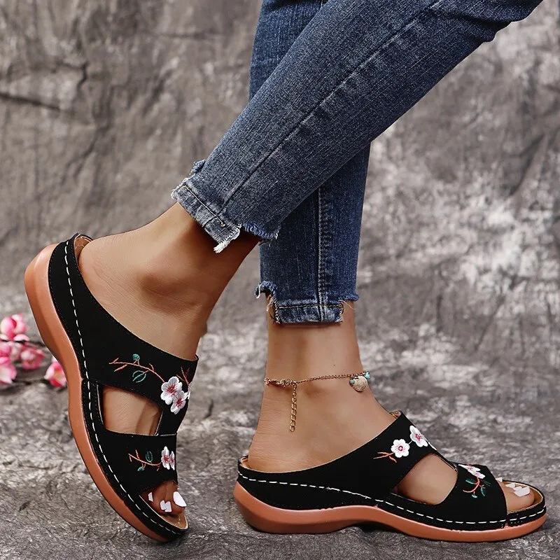 Casual and breathable orthopedic Slides