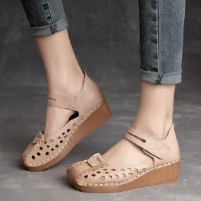 Leather sandals with soft sole
