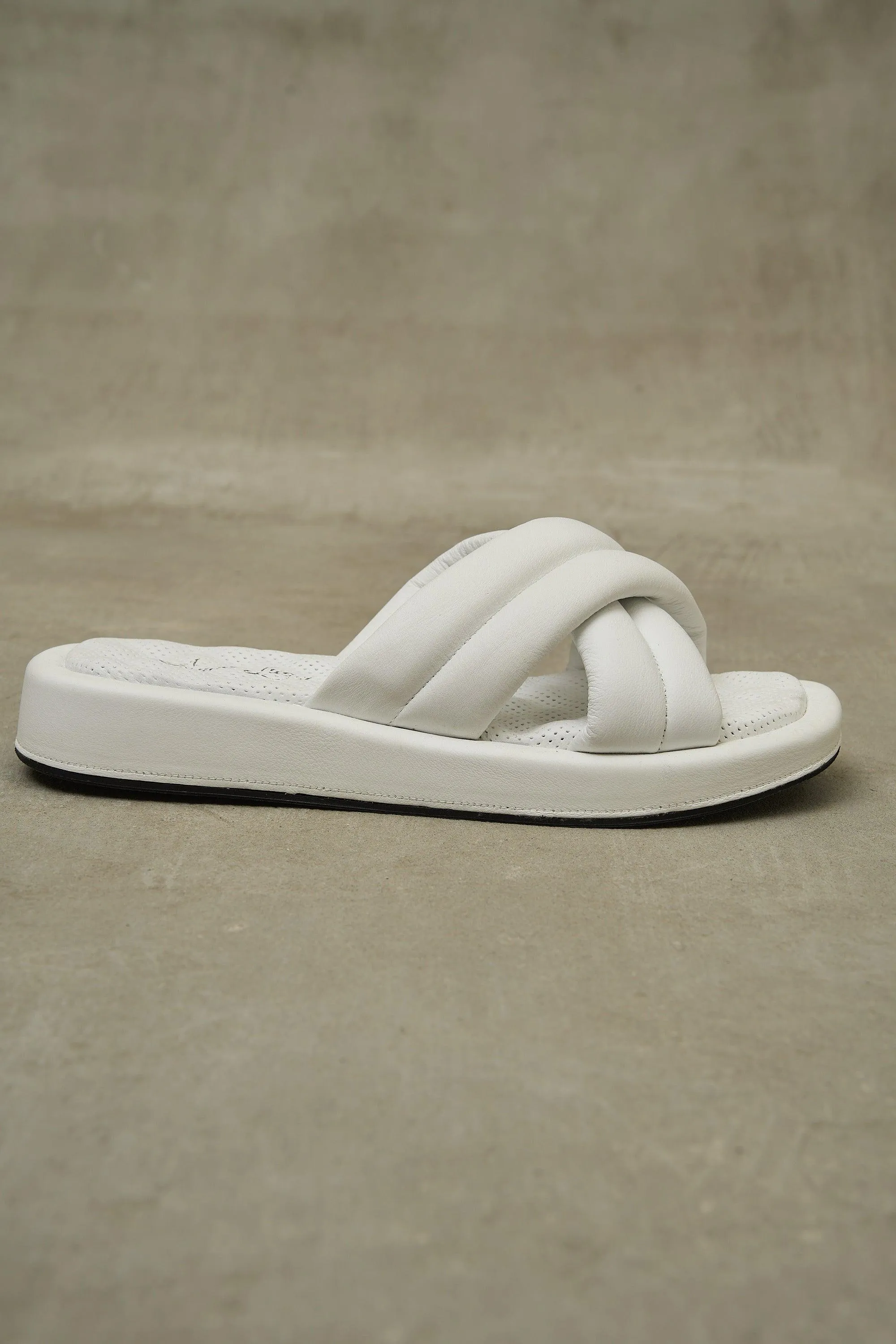 Marshmallow Straight - Black