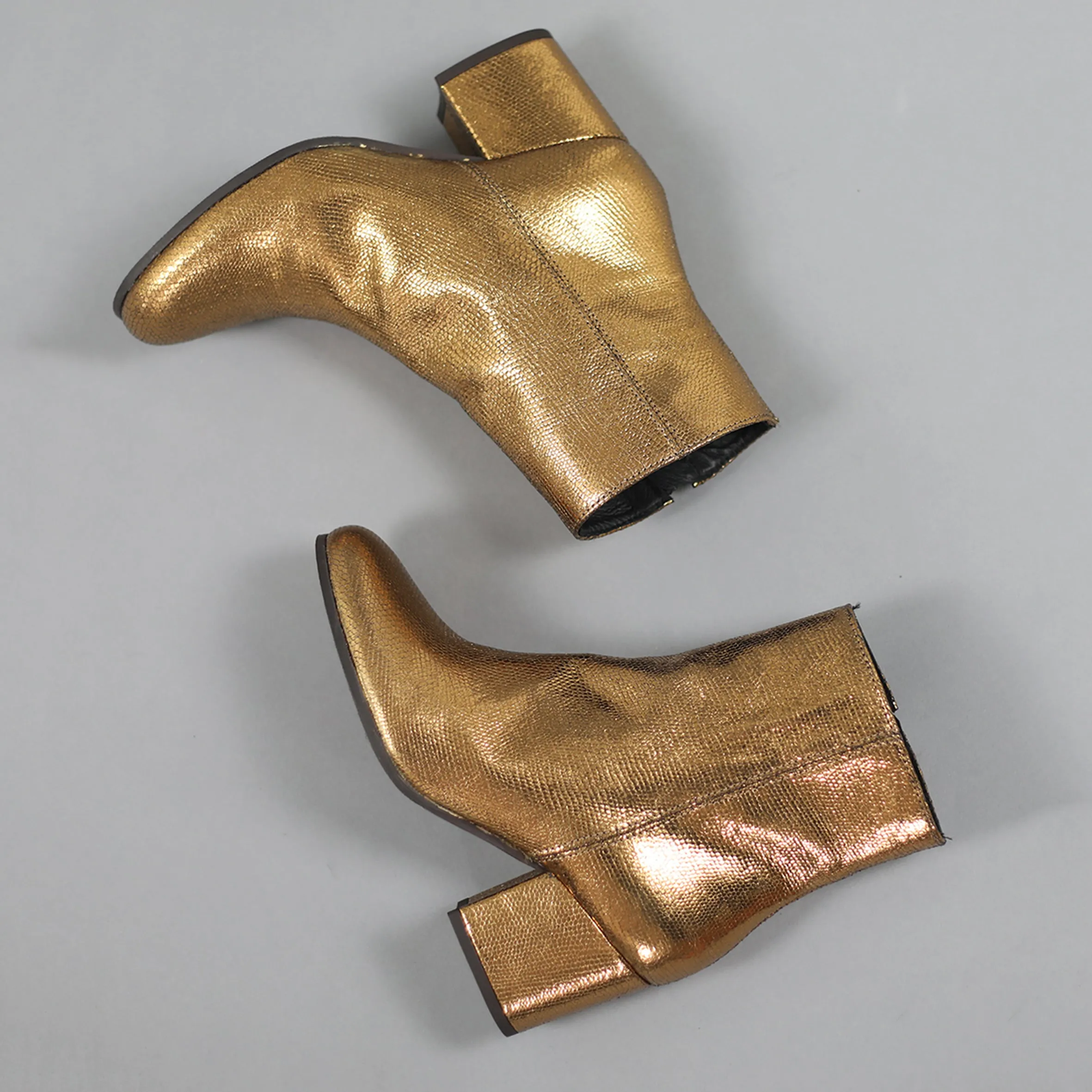 Rasa Dark Gold