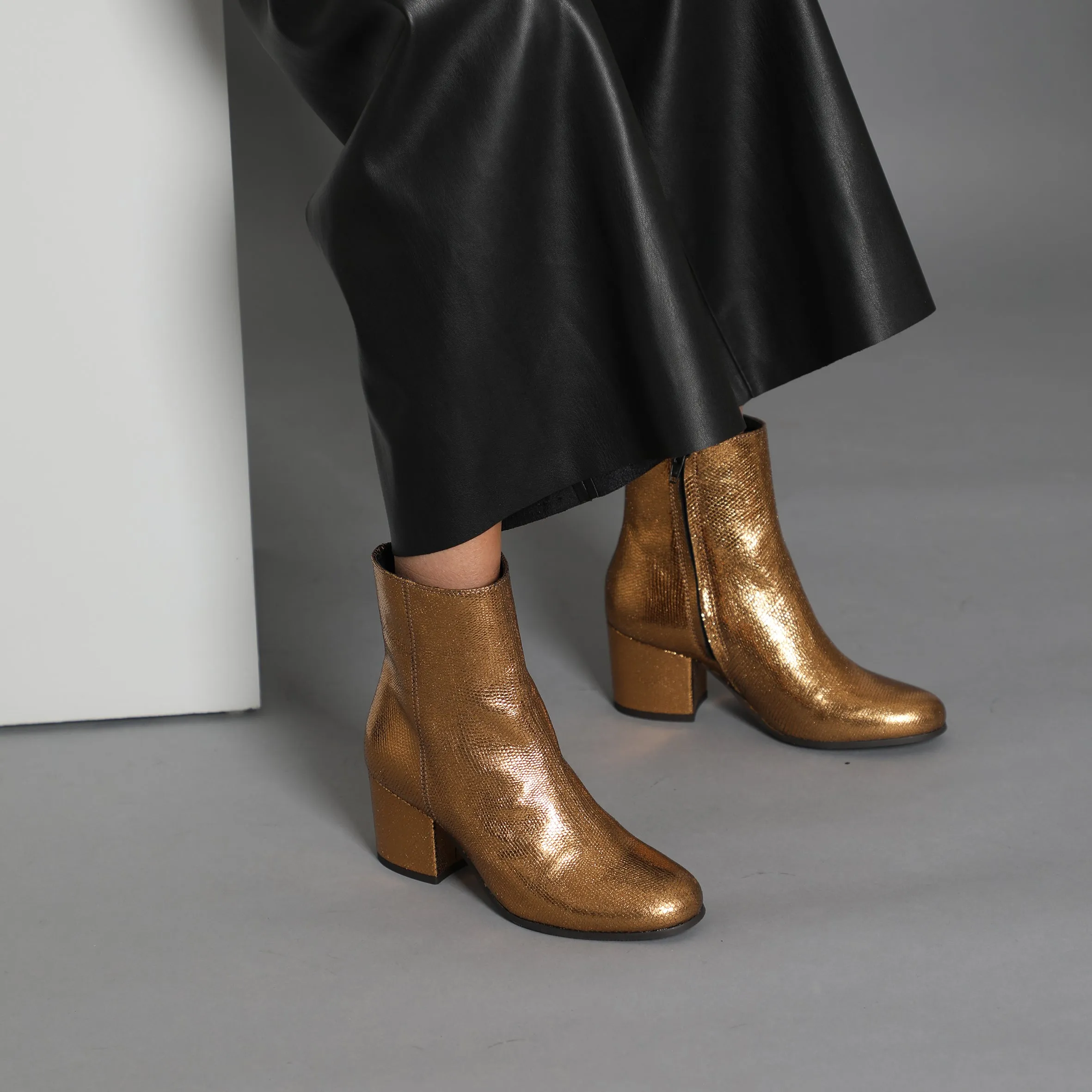 Rasa Dark Gold