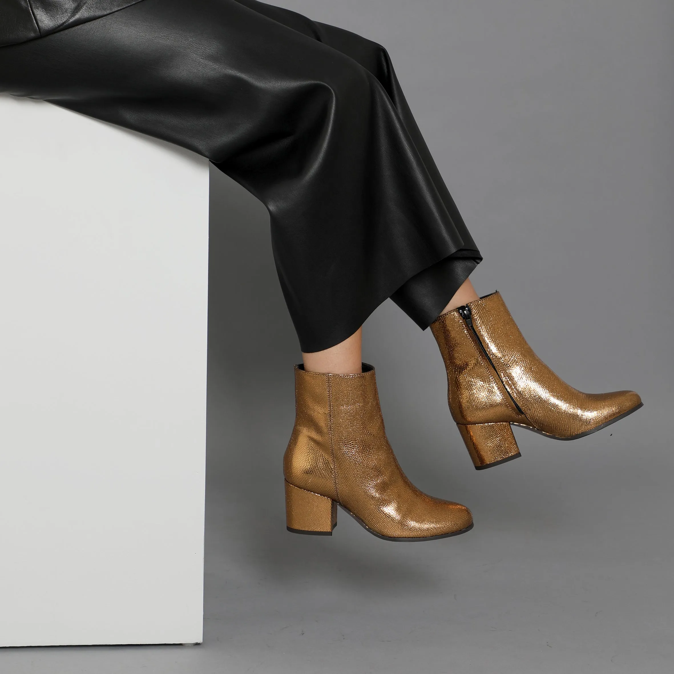 Rasa Dark Gold