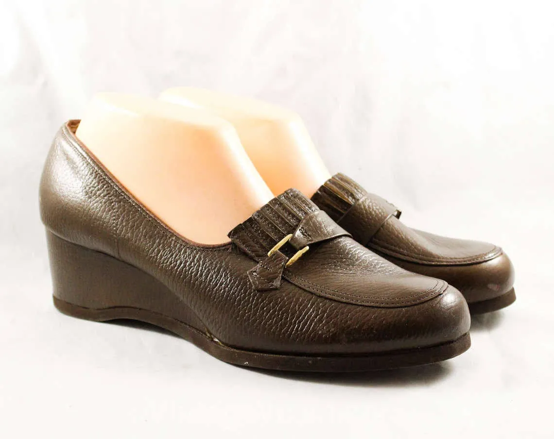 Size 10 Loafers - Unworn 70s Brown Leather Shoes - Wide Width Nice Quality 1960s 1970s Wedge Heel Platform - 60s NOS Deadstock - 10W EEE