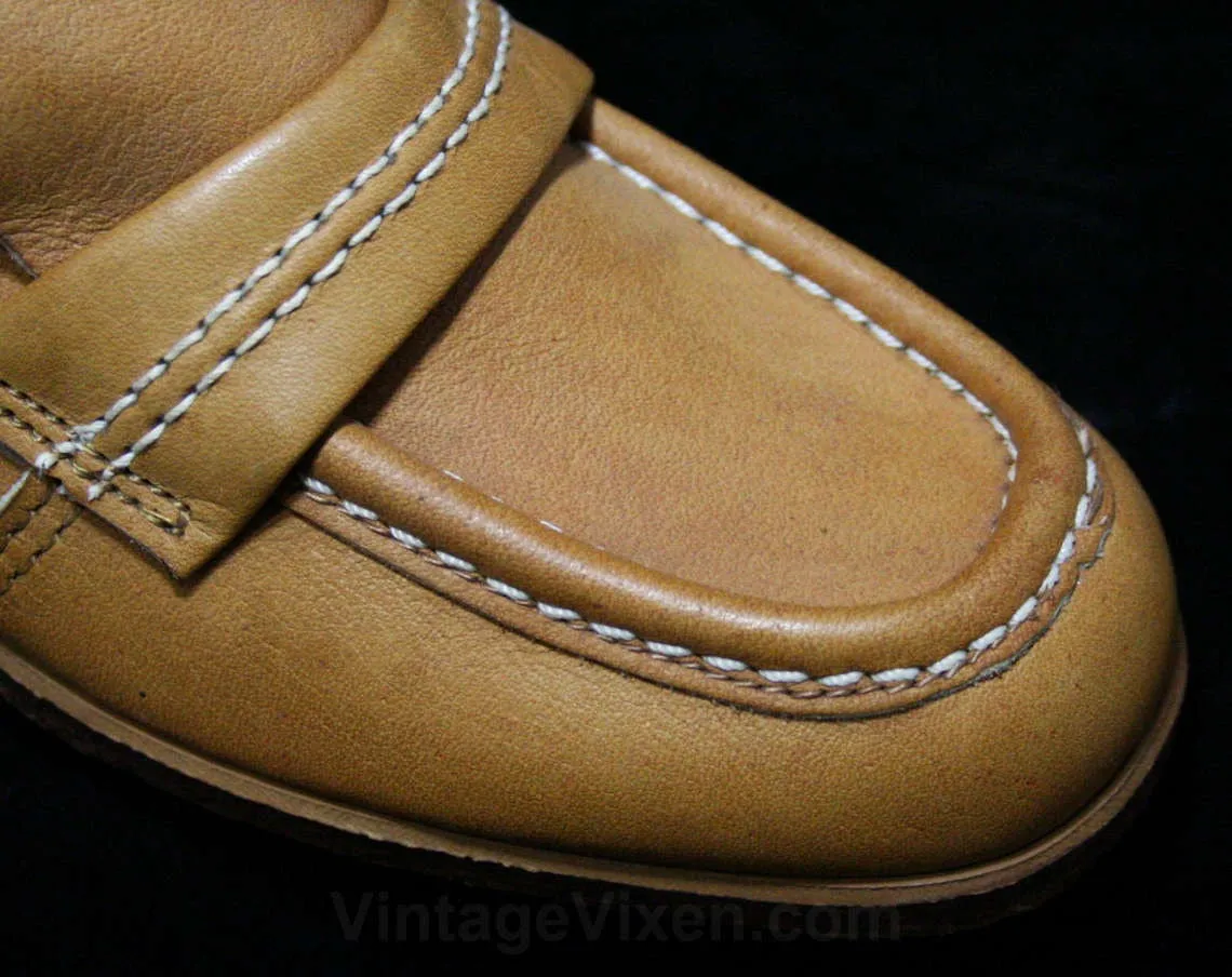 Size 6 M Leather Loafers - Never Worn - 1960s Tan Shoes - Hipster 60s Mod Style - Top Stitched - Novelty Print Lining - Deadstock - 44207
