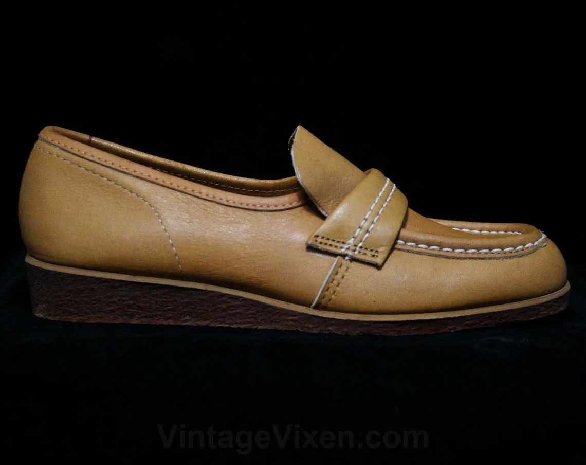 Size 6 M Leather Loafers - Never Worn - 1960s Tan Shoes - Hipster 60s Mod Style - Top Stitched - Novelty Print Lining - Deadstock - 44207