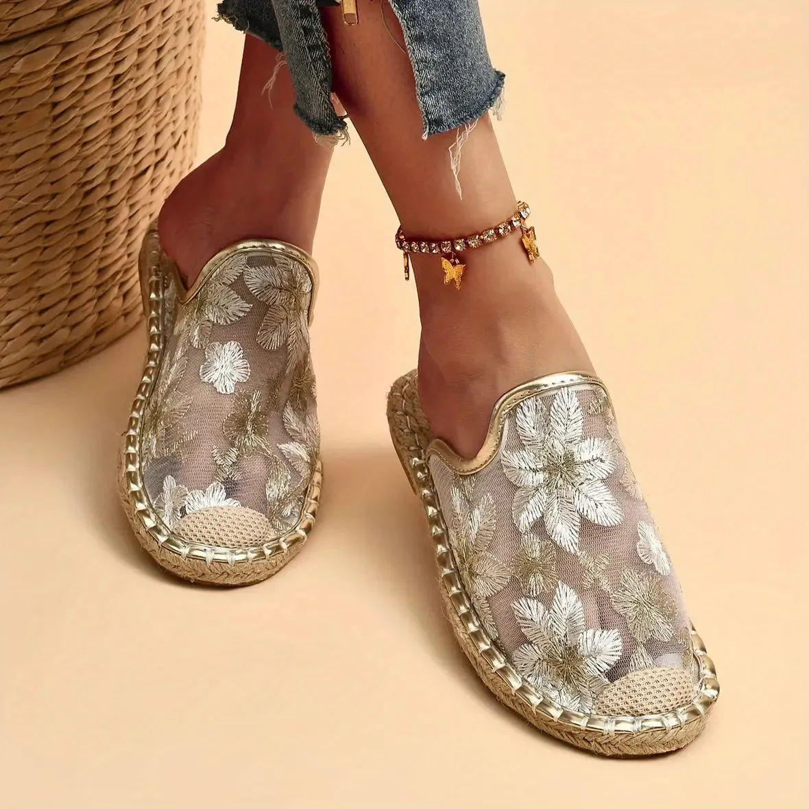 Women Summer Lace Flower Breathable Flat Sole Slip-Ons
